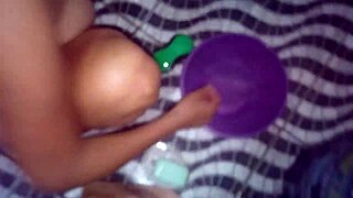 Mature Mommy’s Pussy Thrusting in HD Video