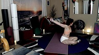 Intense lesson seventeen: mastering big ass and small tits with shaved milf