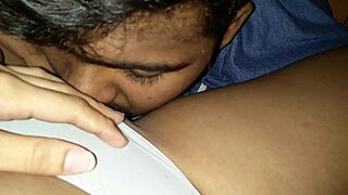 फिंगर्स से मिल्फ स्लट को जोर से फक करो