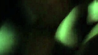 मैंडी कैंडी मिल्फ बीबीसी ब्लोजॉब से लुभाती है