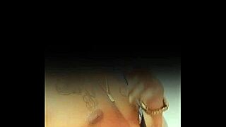 वाह! उसकी टाइट एनल में आउटडोर्स हार्ड कमिंग