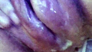 Latina milf masturbates pussy to orgasm with handjob close up