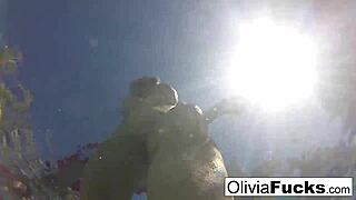 OLIVIA HAS SOME SUMMER FUN IN THE POOL!