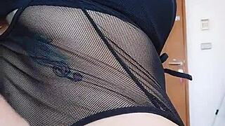 linda dances alone and watches her fans