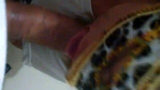 vadia gives a delicious blowjob in homemade fetish scene