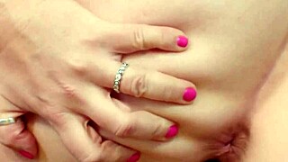 curvy cougar sara jay pleases plump body with big toy