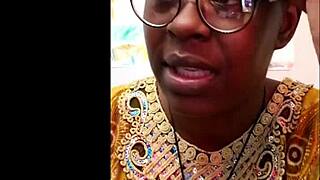 HD mature slutty mommy gives a satisfying blowjob
