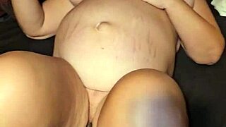 i'm masterbating this milf till she cums hard with her wet pussy