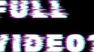 Zamira culona con su primer disfraz y la potra aleja con la camiseta de ecuador viendo el partido