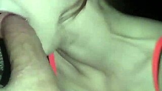 Amateur MILF GIVES SLOPPY DEEPTHROAT!