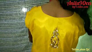 Indian mom gets railed in yellow sari