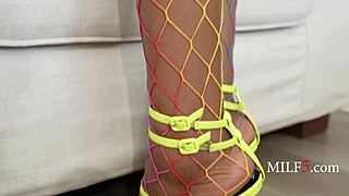 Ebony Milf Seduces with Curvy Body!