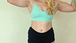 hey, check out this sexy muscle girl at the gym