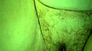 I'm a thicc milf fingering my pussy to cum and orgasm