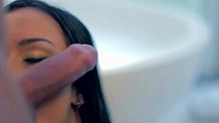 Wow, that blonde gives an artistic blowjob!