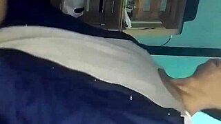 लैटिना मिल्फ हॉट एक्शन में सक्स और डॉगीस्टाइल बांग करती है