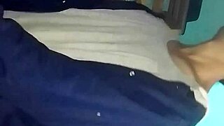 लैटिना मिल्फ हॉट एक्शन में सक्स और डॉगीस्टाइल बांग करती है