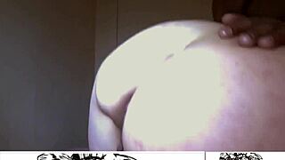 Having fun with asian milf in casual amateur setting