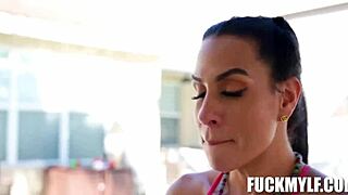 सैंडी लव और निकी रेबल का गर्म स्प्रिंग फ्लिंग