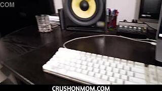 london river, the big boobed blonde stepmother, rewards her stepson in crushonmom