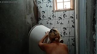 é uma puta faxineira de mão cheia stella still