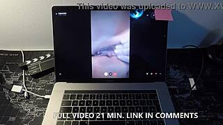 Spanish live webcam performance featuring mature actress pleases a fan