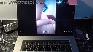 Spanish live webcam performance featuring mature actress pleases a fan