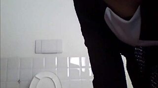 so hot, this wonderful but rude girl pees everywhere