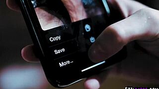 काइलर क्विन को सौतेली माँ द्वारा हाथ लगाते हुए पकड़ा जाता है, जिससे तीन लोगों का पारिवारिक सेशन होता है