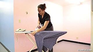 Hot HOUSEWIFE Gives HOME HANDJOB To MONSTER COCK