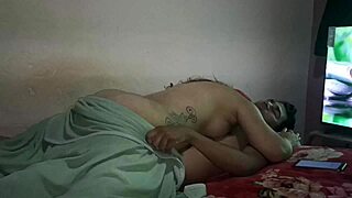 no creerás la increíble cojida que me da esta venezolana latina