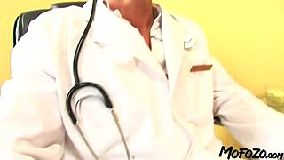 mofozo com - blonde student fears snakes