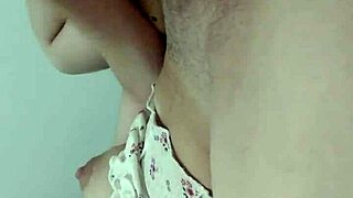 Gosta De Me Ver Destruindo Minha Bucetinha, Mostro Meus Seios Lindos