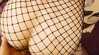 बस्टि मिल्फ जूलिया ऐन सिरि पॉर्नस्टार के साथ फुल फिगर्ड लेस्बियन फिंगरिंग और किसिंग में ऑर्गेज्म लेती है, बिग नैचुरल टिट्स