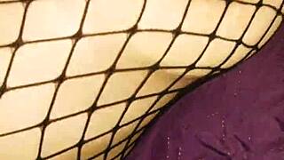 बस्टि मिल्फ जूलिया ऐन सिरि पॉर्नस्टार के साथ फुल फिगर्ड लेस्बियन फिंगरिंग और किसिंग में ऑर्गेज्म लेती है, बिग नैचुरल टिट्स