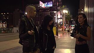 अरे, ली रेवन, लिली लेन, और निक्की हार्ट्स को वाइल्ड लेस्बियन थ्रीसम में देखो