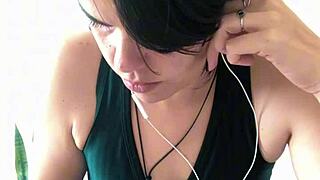 learn german with a nerdy brunette wife