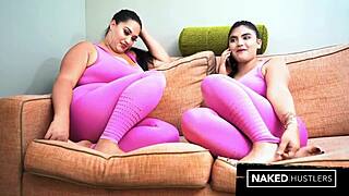 मैं बस अपनी लातीना रूममेट्स को वो बड़ा बीबीसी शेयर करते देख रही हूँ।