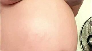 हे, मेरी बाल वाली प्रेग्नेंट अरब वाइफ को देखना चाहते हो?