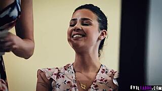 Katie Morgan Manipulates Kylie Rocket's Virginity