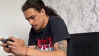 Stepson sucks his mom's wet pussy in a homemade video