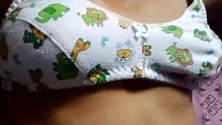 wow, this desi girl’s natural boobs are just super amazing to see!