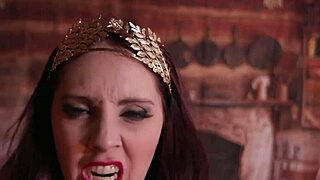 Mylfex की बुराई रानी वेश्या राजकुमारी को जंगली समूह क्रिया में हावी करती है