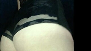 booty shaking in lingerie with toys and bisexual fun