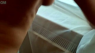 क्लोज अप में बड़ी लंड से चूत ड्रिल्ड, मसिव कमलोड के साथ