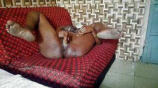 Queensandypussy needs someone to fill her creamy pussy