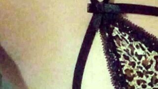 Does my stepmom's wet pussy tease me through chat in leggings?