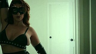 Big tits Latina La Sirena 69 poses in sexy leather