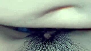 पिनाय स्टूडेंट डिल्डो प्ले करती फिर क्लासमेट उसे चोदता