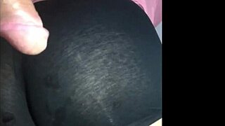 Pijamada Con Mi Amiga En Mini Shorts Negros